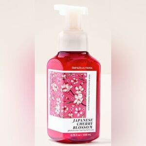 Bath & Body Works Japanese Cherry Blossom Gel and Foaming Hand Soap Bundle